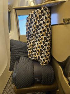 etihad 777 business class bedding