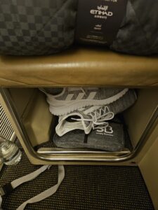 etihad airways 777-300 business class footwell