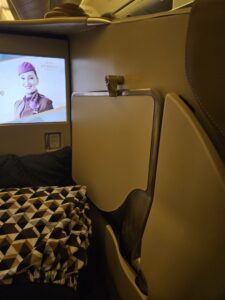 etihad airways 777 tray table