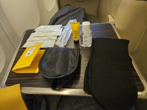 etihad 777 amenity kit contents