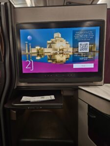 qatar airways qsuites business class tv