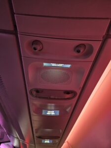 qatar airways air nozzles reading lights