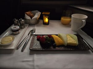 qatar airways breakfast fruit plate