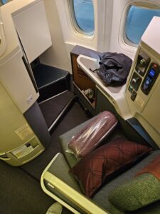 qatar airways 777 seat