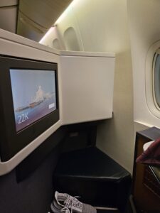 qatar airways 777 footrest