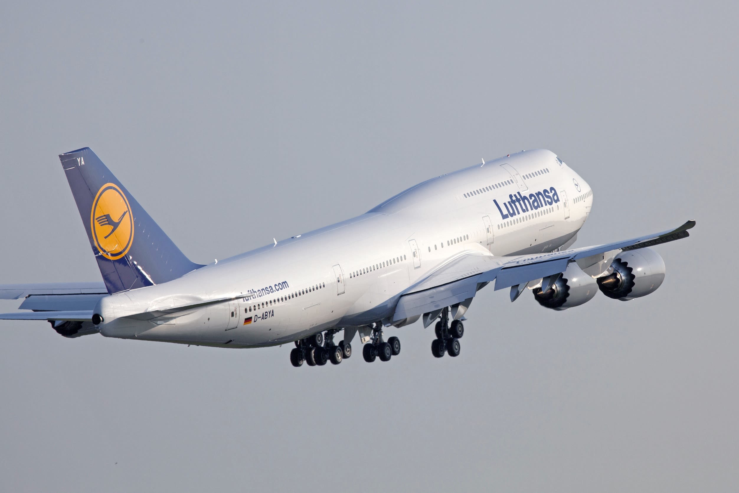 Featured image for “Lufthansa 747-8 First Class Review: Flying On The Queen”