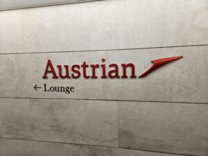 vienna international airport austrian lounge sucks stinks not good