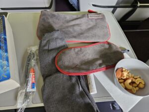 amenity kit toothbrush toothpaste socks mask facemask business class austrian airlines