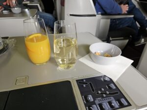 orange juice sparkling wine champagne prosecco mixed nuts business class austrian airlines