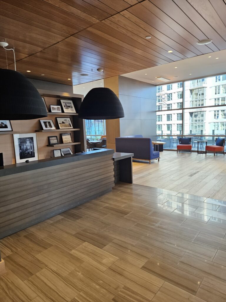 hyatt regency seattle lounge entrance desk