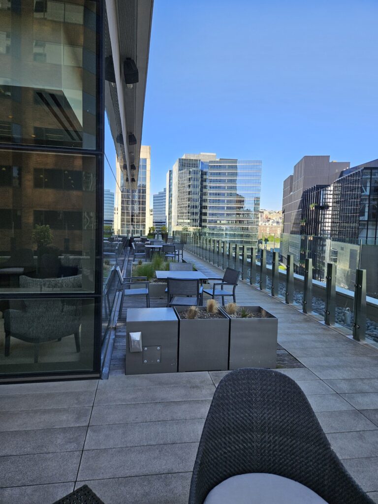 hyatt regency seattle club lounge outdoor terrace great view