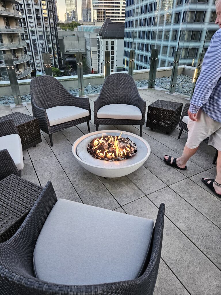 firepit fire pit club lounge hyatt regency seattle