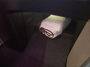 virgin atlantic business class bed bedding 