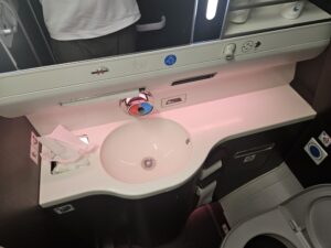 business class upper clases virgin atlantic sink 