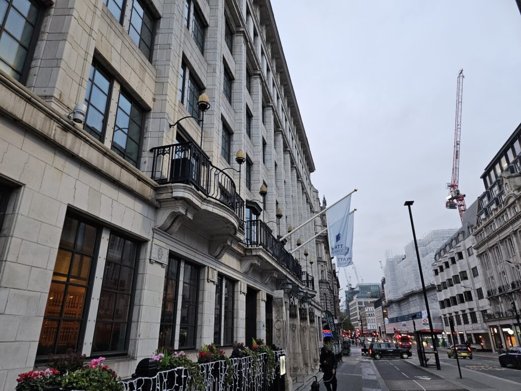 entrance london hyatt regency blackfriars