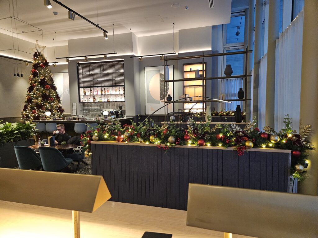 christmas decorations london hyatt regency blackfriars